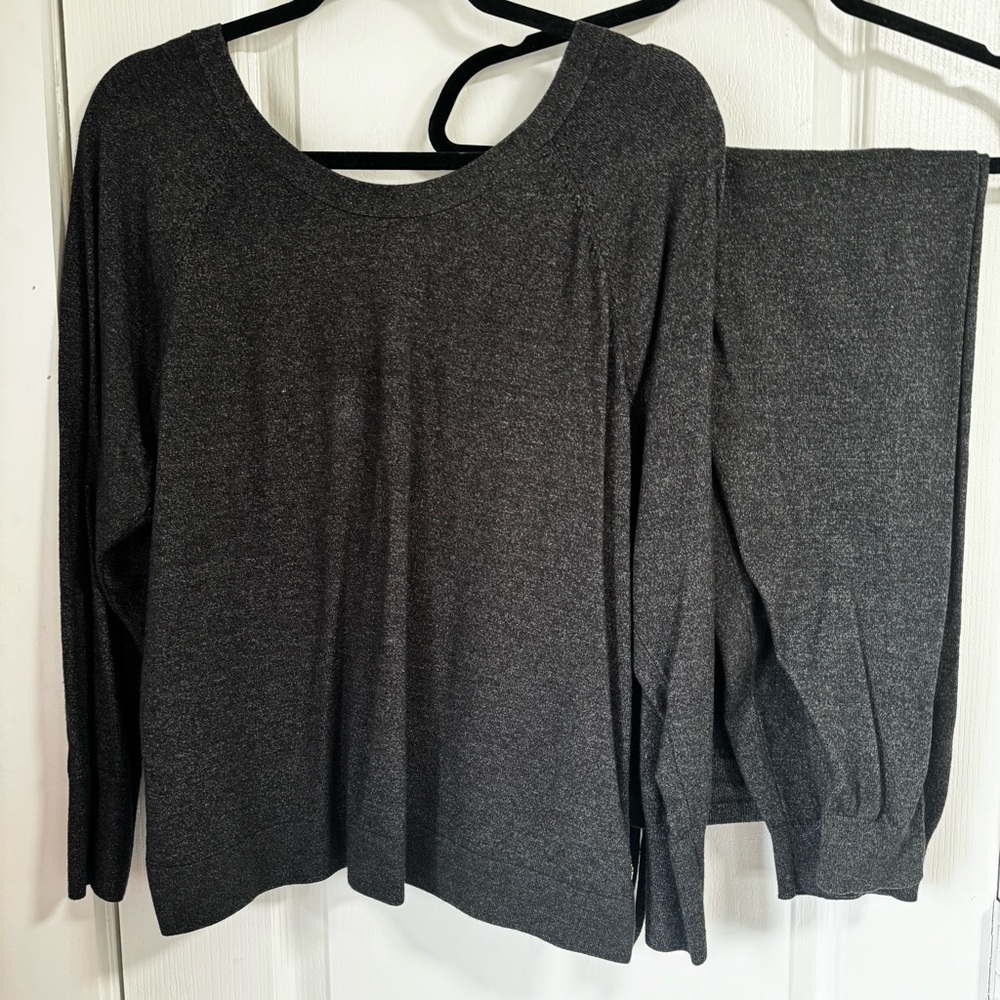 Victoria’s Secret SET Woman’s Charcoal Gray Sweater and Pants Set Size L/XL